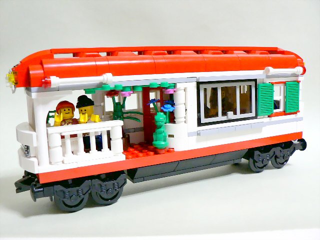 housetrain_01.jpg