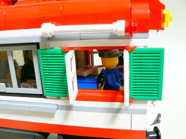 housetrain_09.jpg