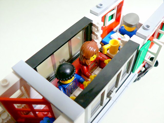 housetrain_11.jpg