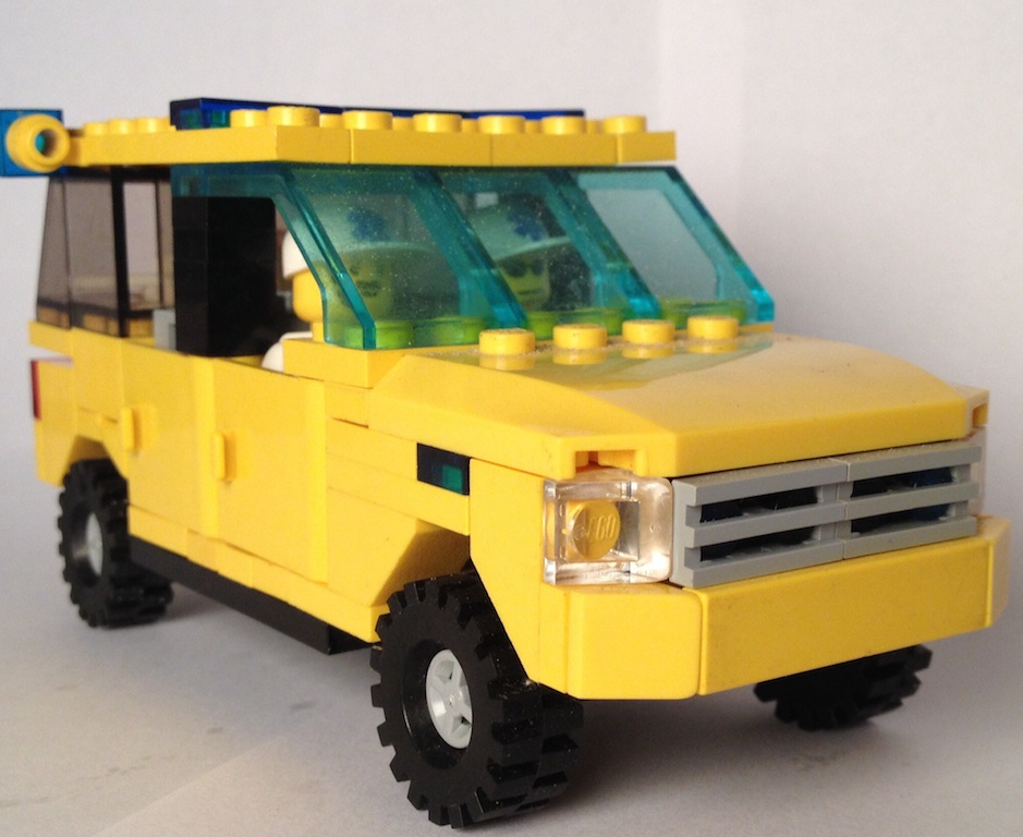 lego_mercedes_ml_emergency_doctor_front.jpg