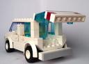 lego_white_suv_behind_2.jpg
