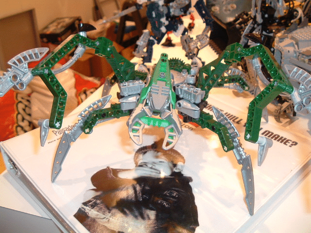 2004_0602newbionicle03192.gif