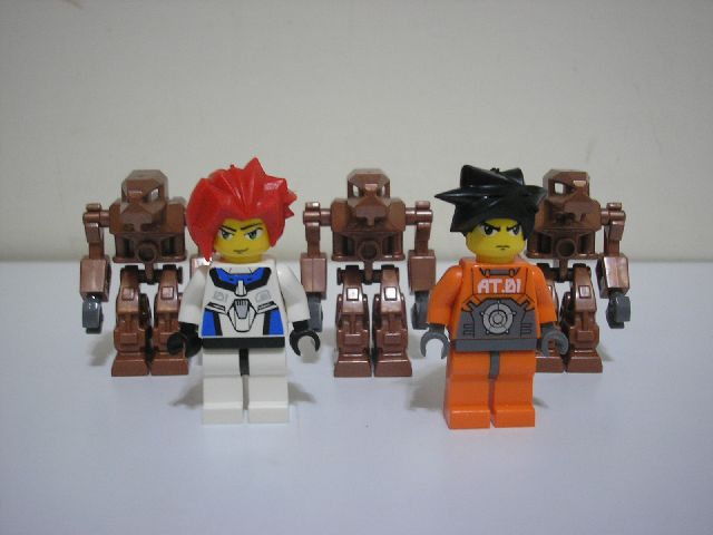 05_minifigs.jpg