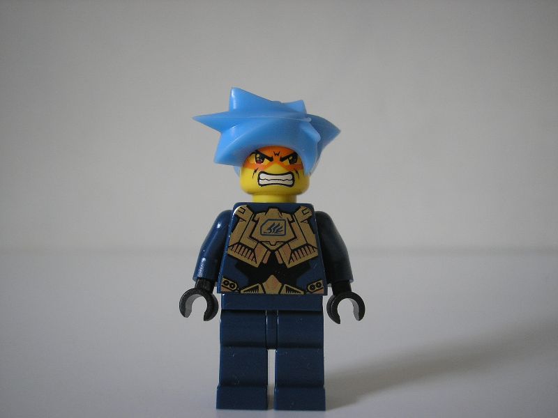 06_minifigs_1.jpg