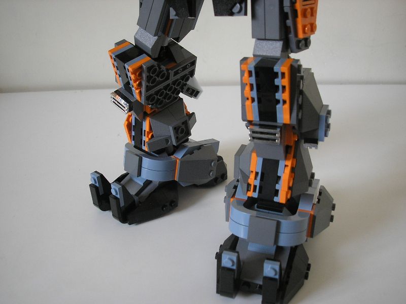 09_legs_front.jpg