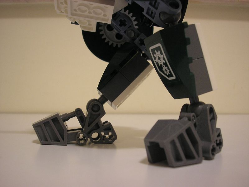 008-mecha_legs.jpg
