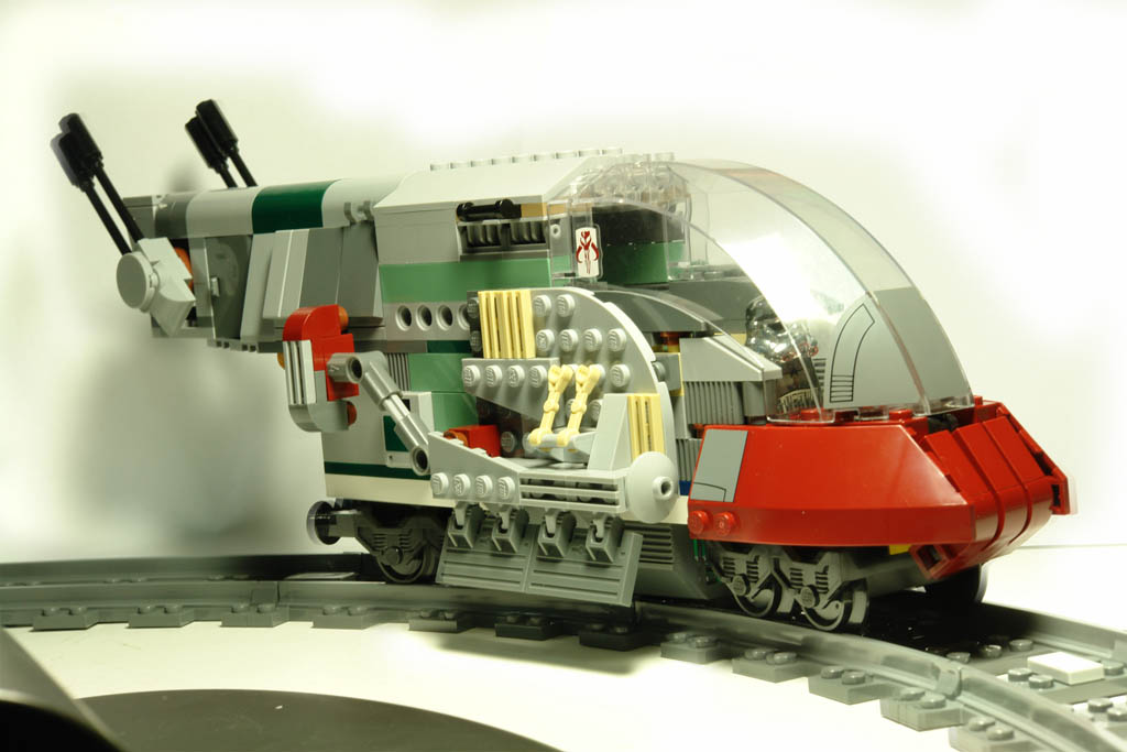 slave_i_train_nachapon_101020_4.jpg