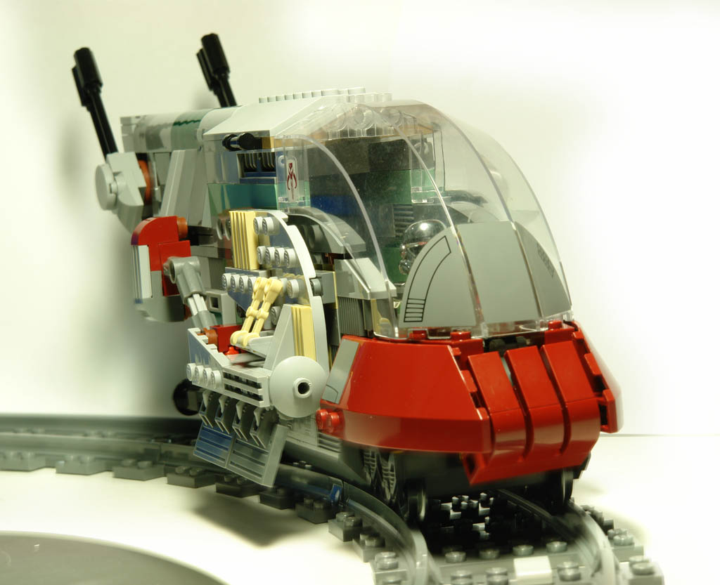slave_i_train_nachapon_101020_5.jpg