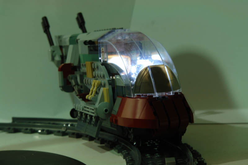 slave_i_train_nachapon_101020_6.jpg