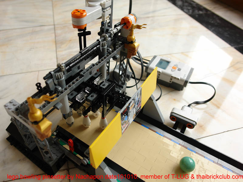 nachapon_lego_pinsetter_101010_09.jpg