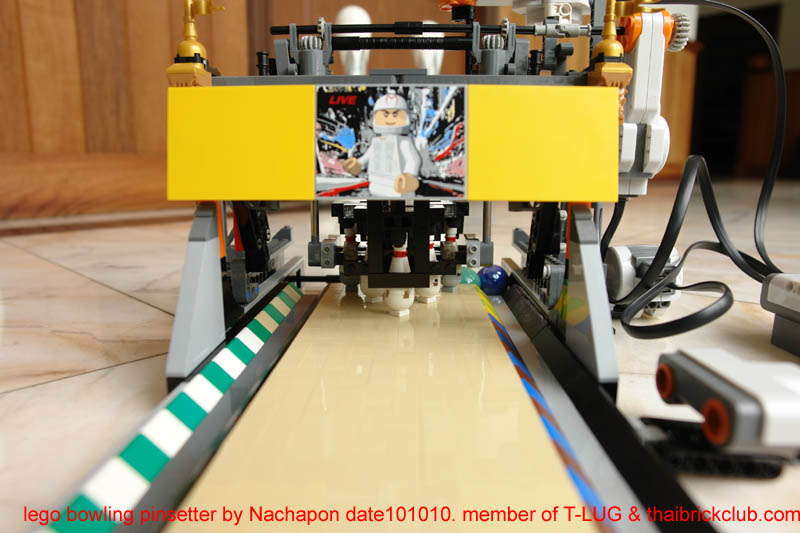 nachapon_lego_pinsetter_101010_18.jpg