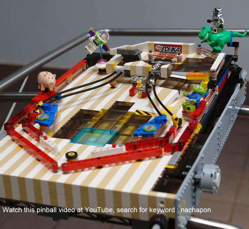 lego_pinball_7_flippers_by_nachapon_03.jpg