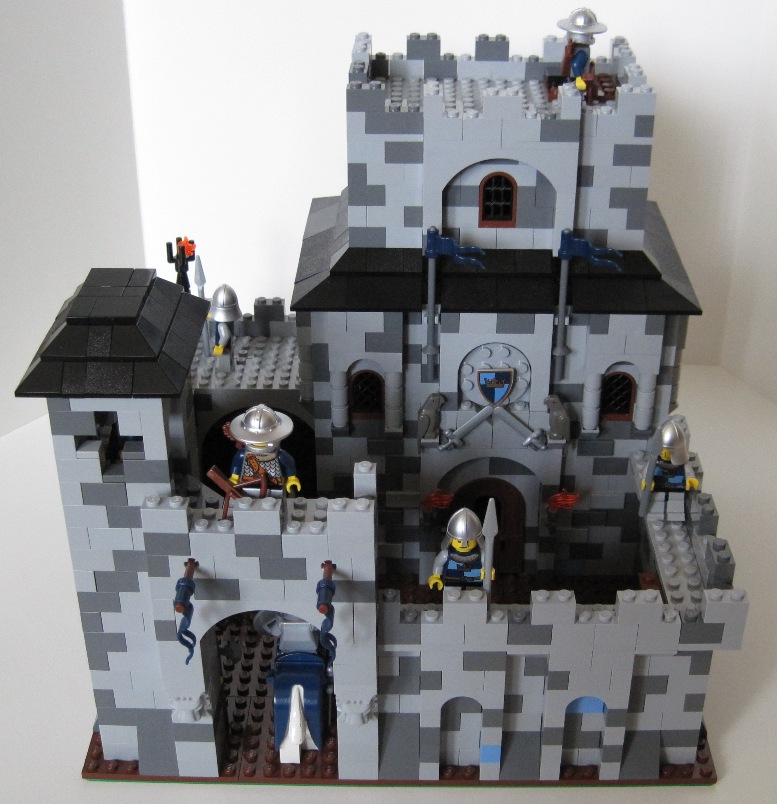 lego_32x32_castle_001s.jpg