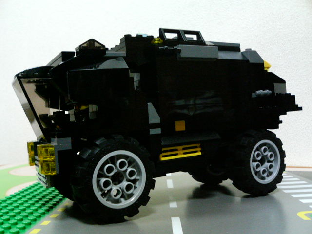 military_vehicle02.jpg