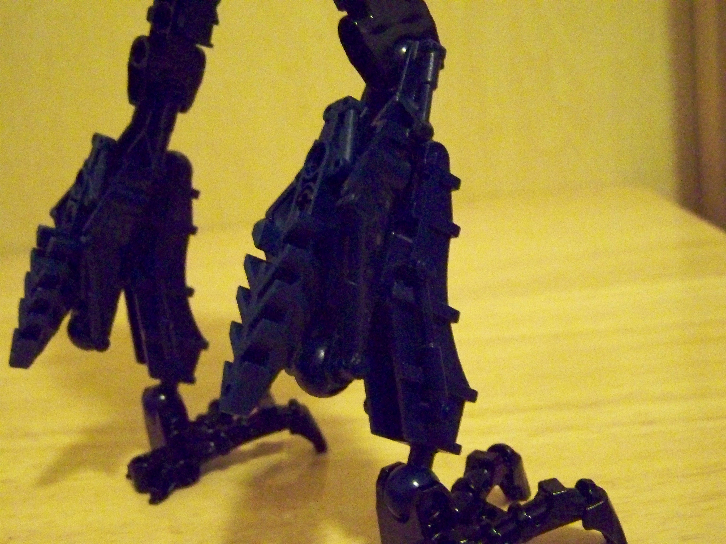 moc_3_leg_detail_back.jpg