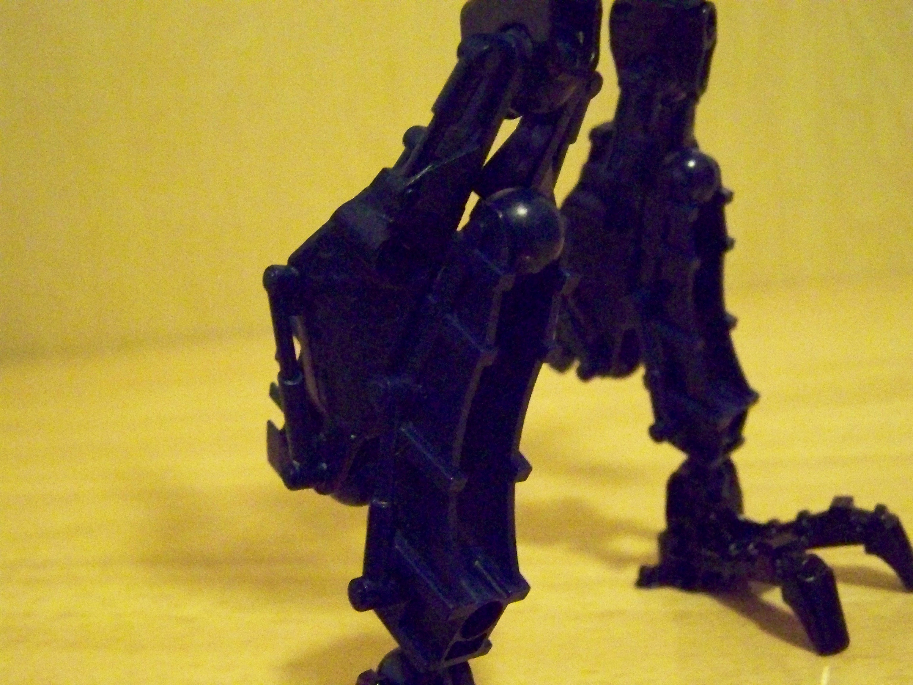 moc_3_leg_detail_front.jpg