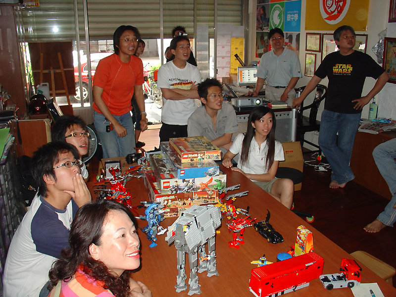 2006party-2.jpg
