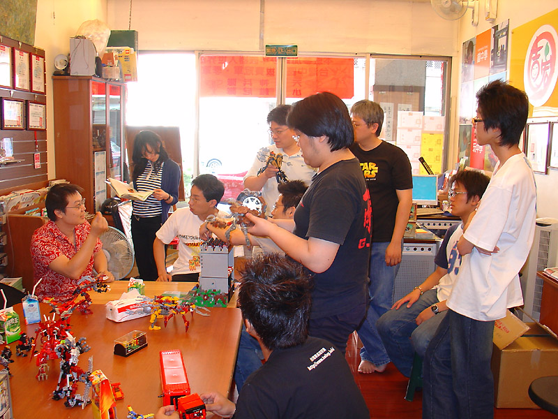 2006party-5.jpg