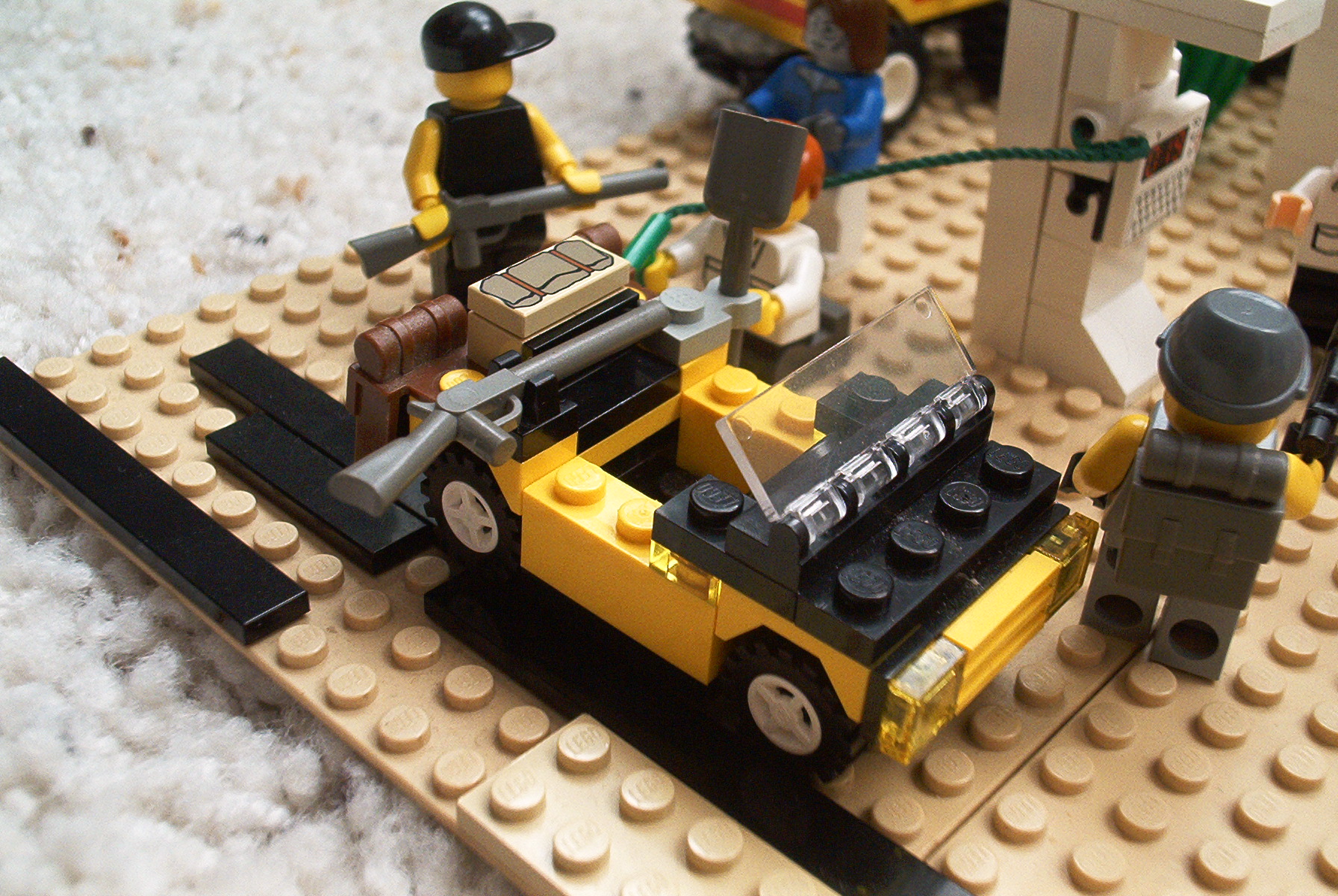 09gas_station.jpg