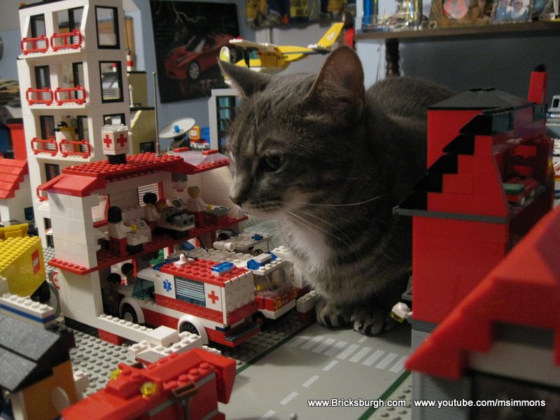cat_catzilla_attacks_lego_town.jpg