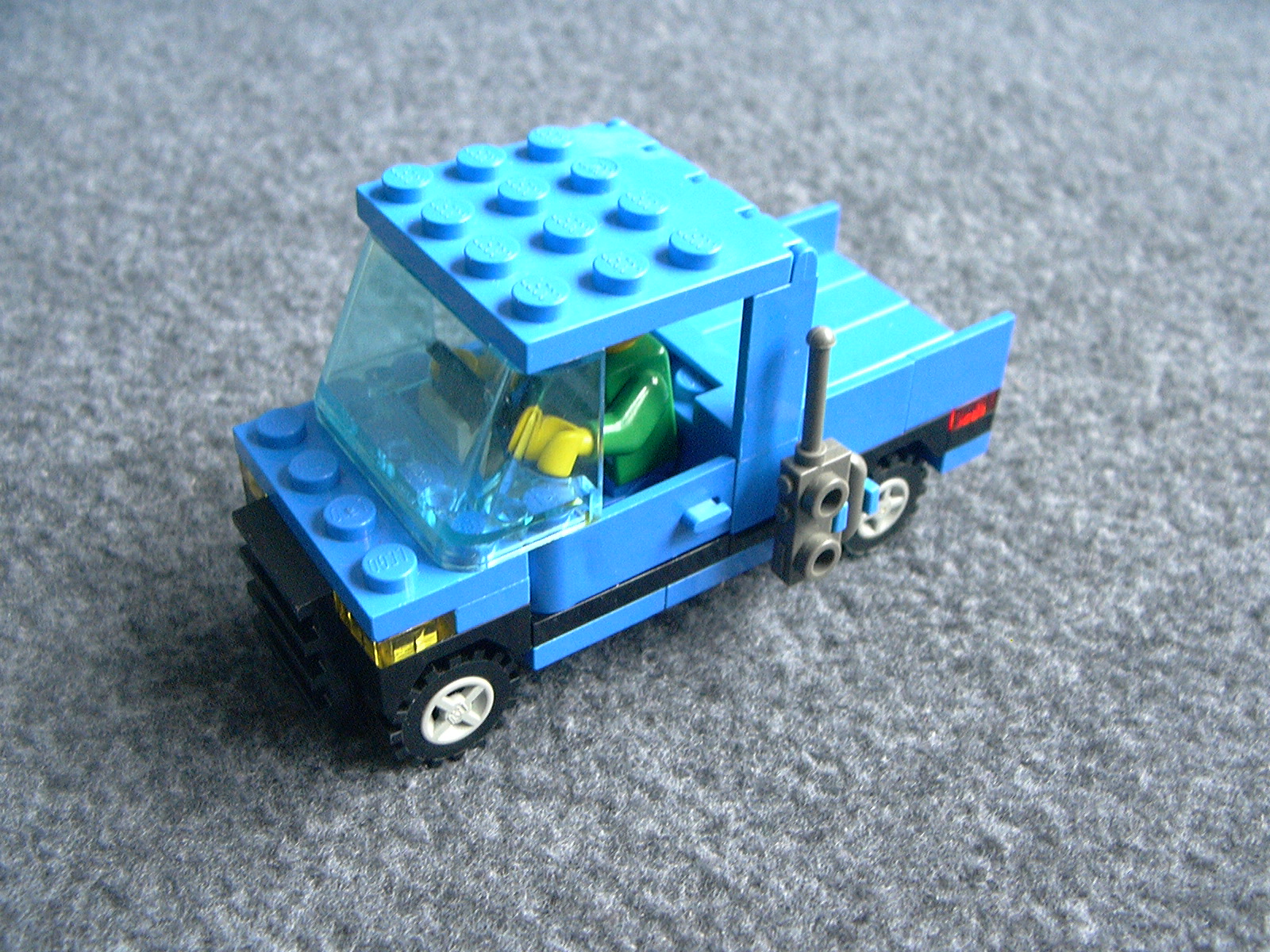 blue_pick-up_truck.jpg