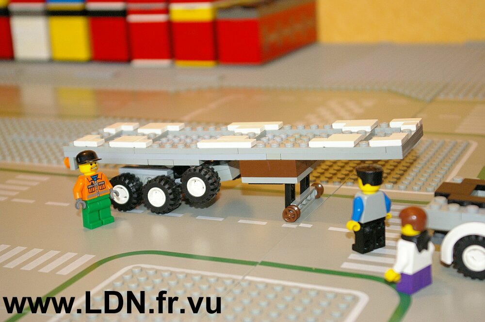 002-lego-truck.jpg