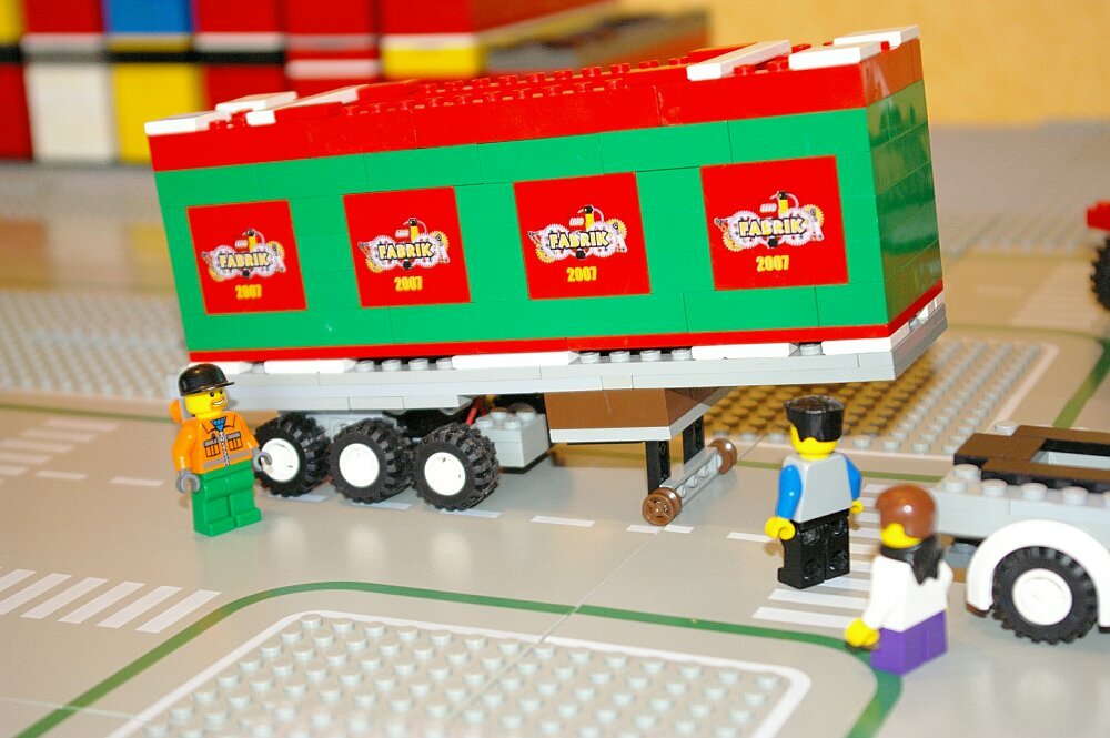 003-lego-truck.jpg