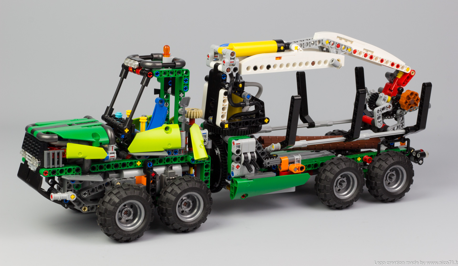 lego-technic-42080-model-c-forwarder-2.jpg