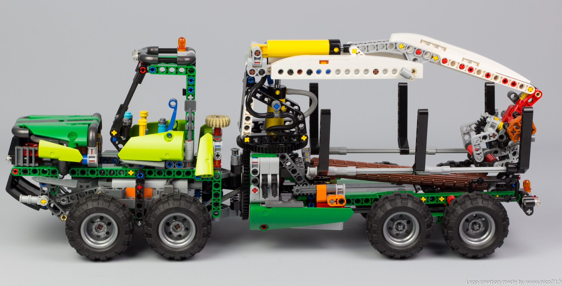 lego-technic-42080-model-c-forwarder-3.jpg