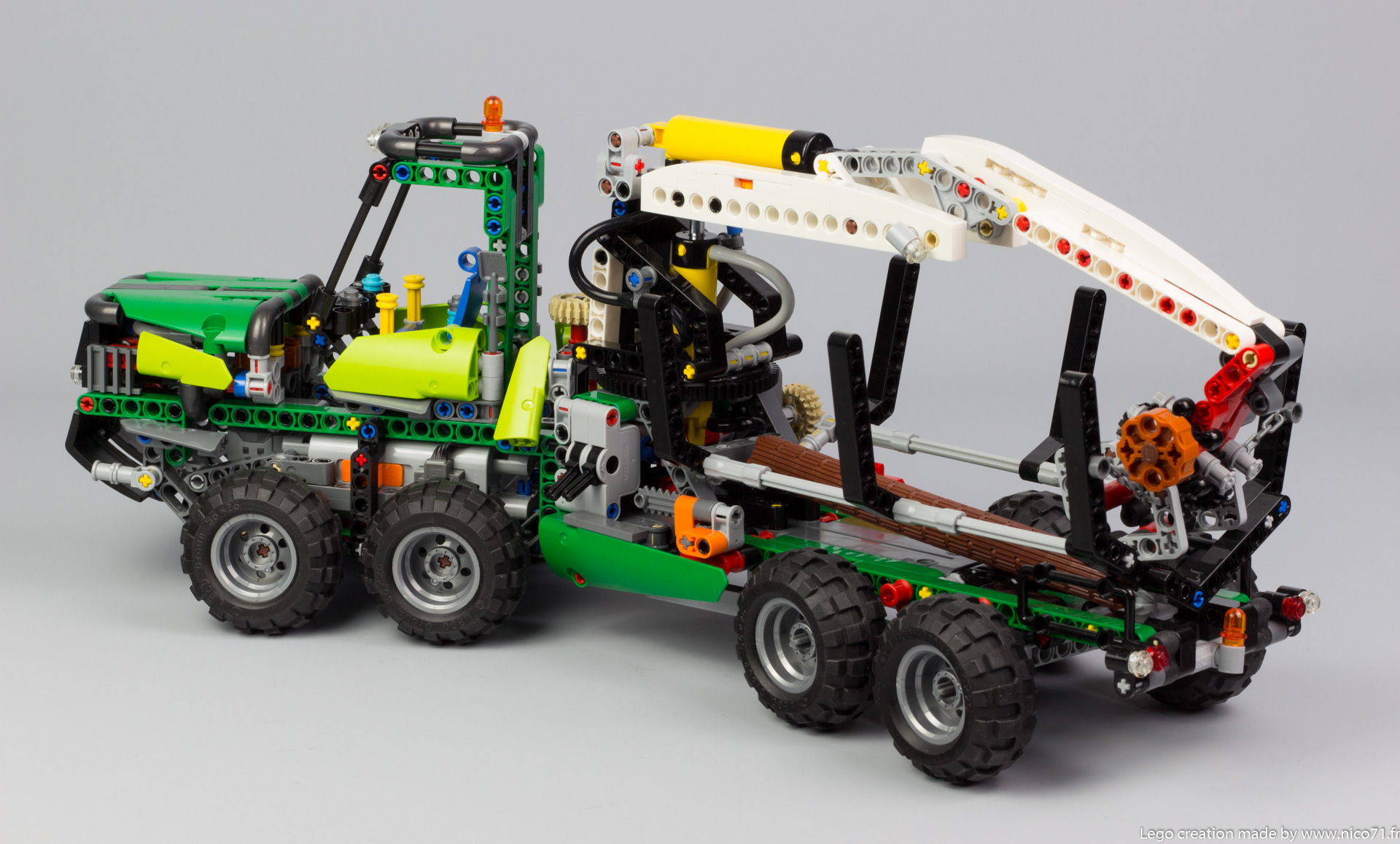 lego-technic-42080-model-c-forwarder-5.jpg