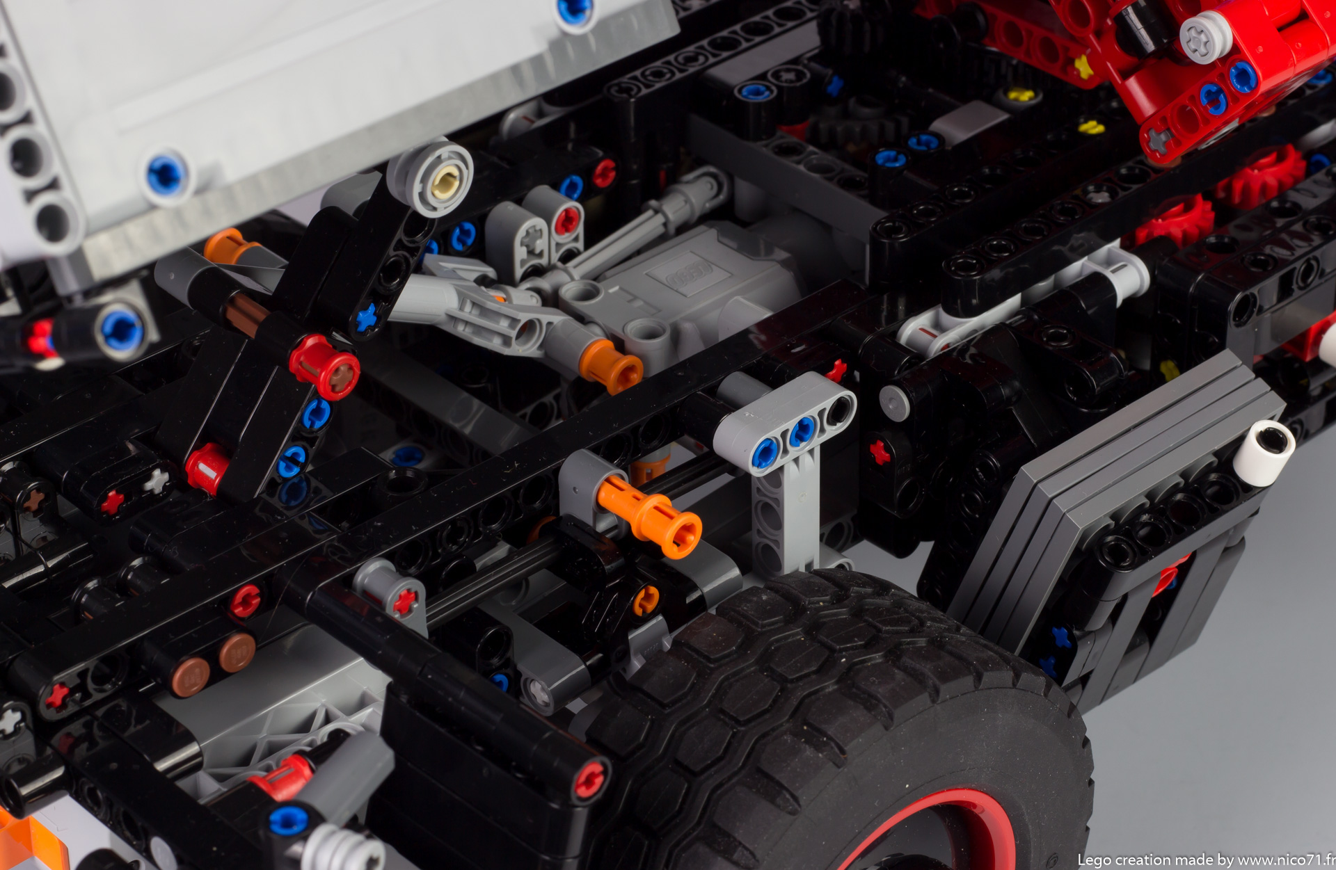 lego-42082-model-e-offroad-truck-14.jpg