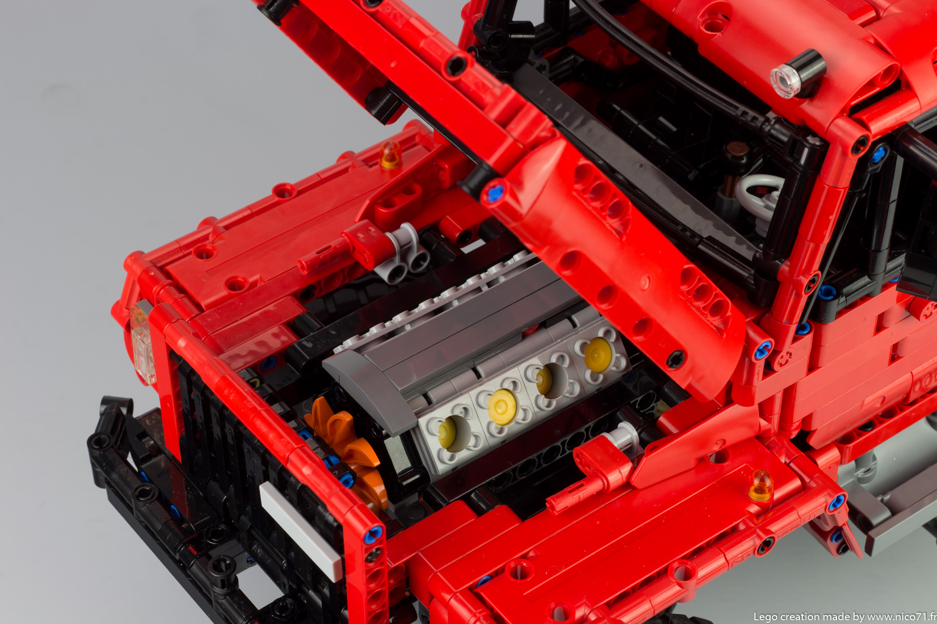 lego-42082-model-e-offroad-truck-6.jpg