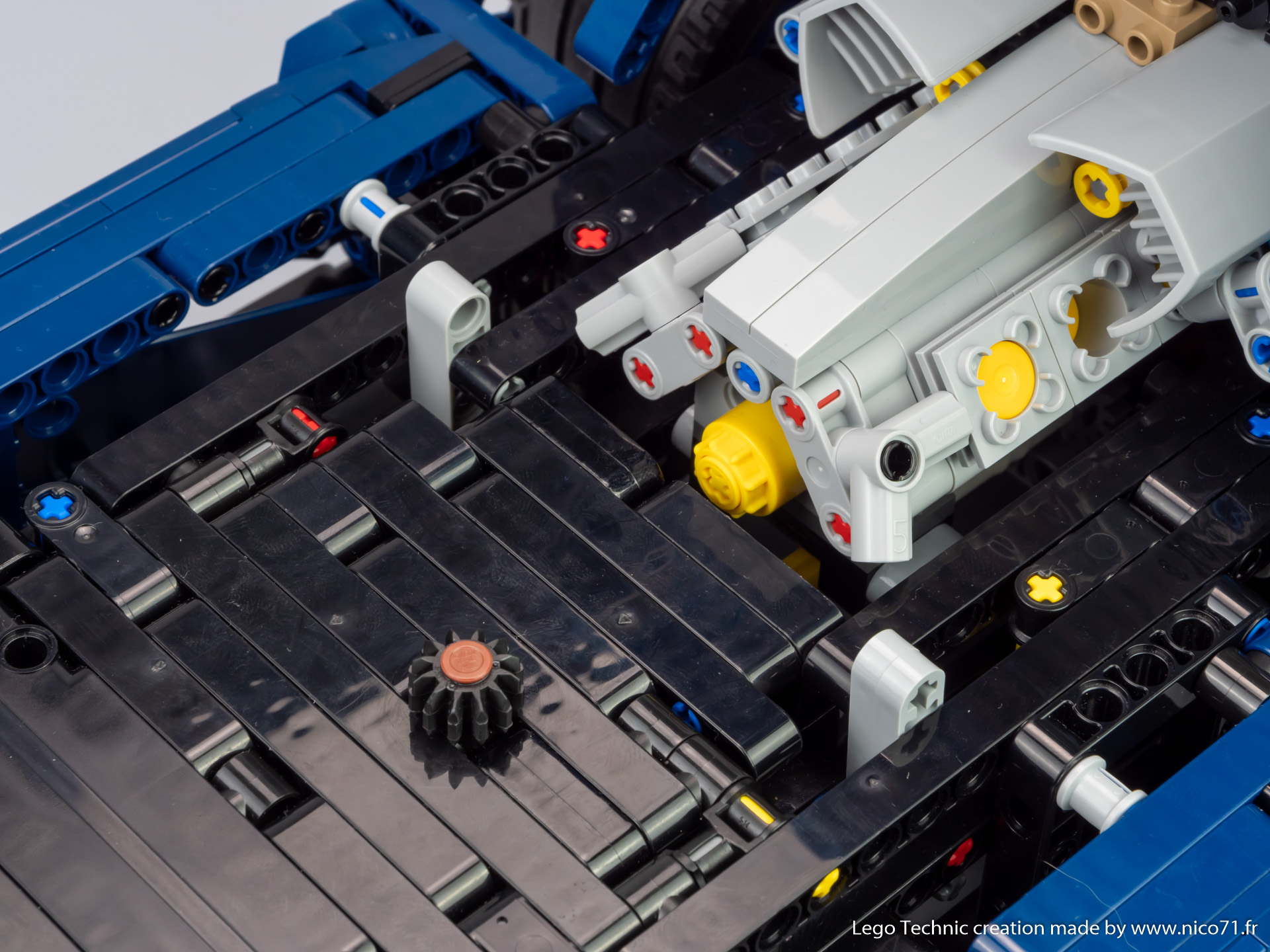 lego-42083-model-b-race-truck-17.jpg
