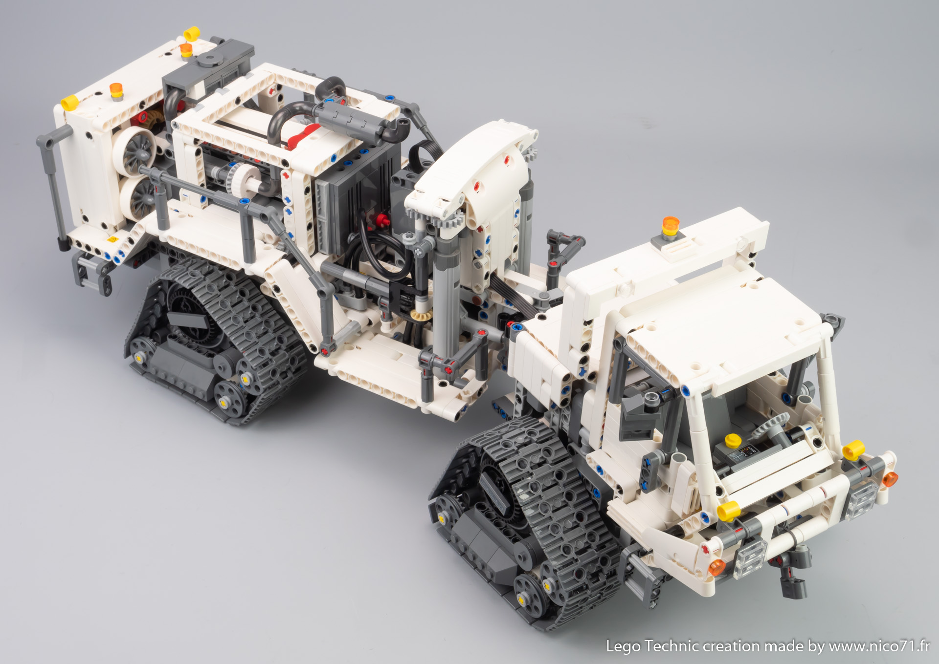 42100-model-b-vibroseis-tracked-vehicle6.jpg