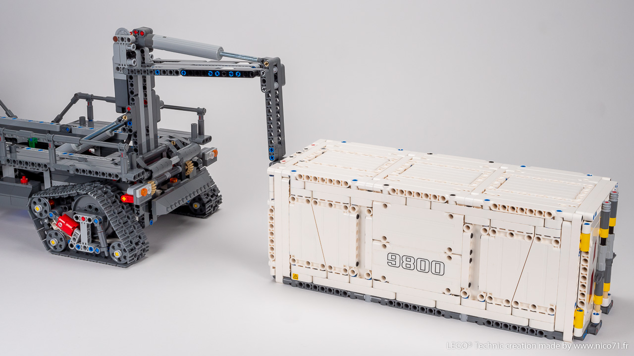 42100-d-container-vehicle-11.jpg