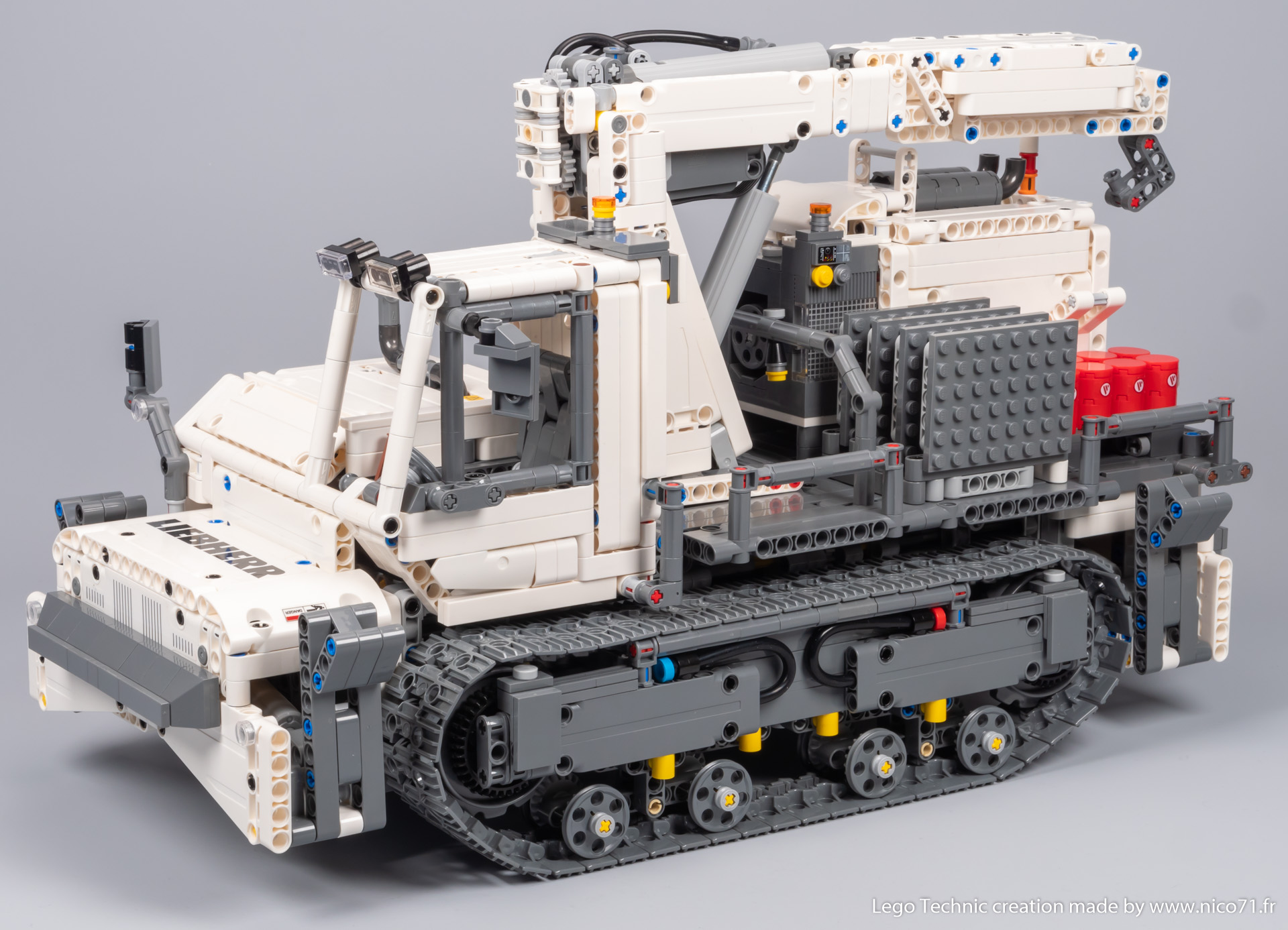 lego-42100-model-c-tracked_carrier-1.jpg
