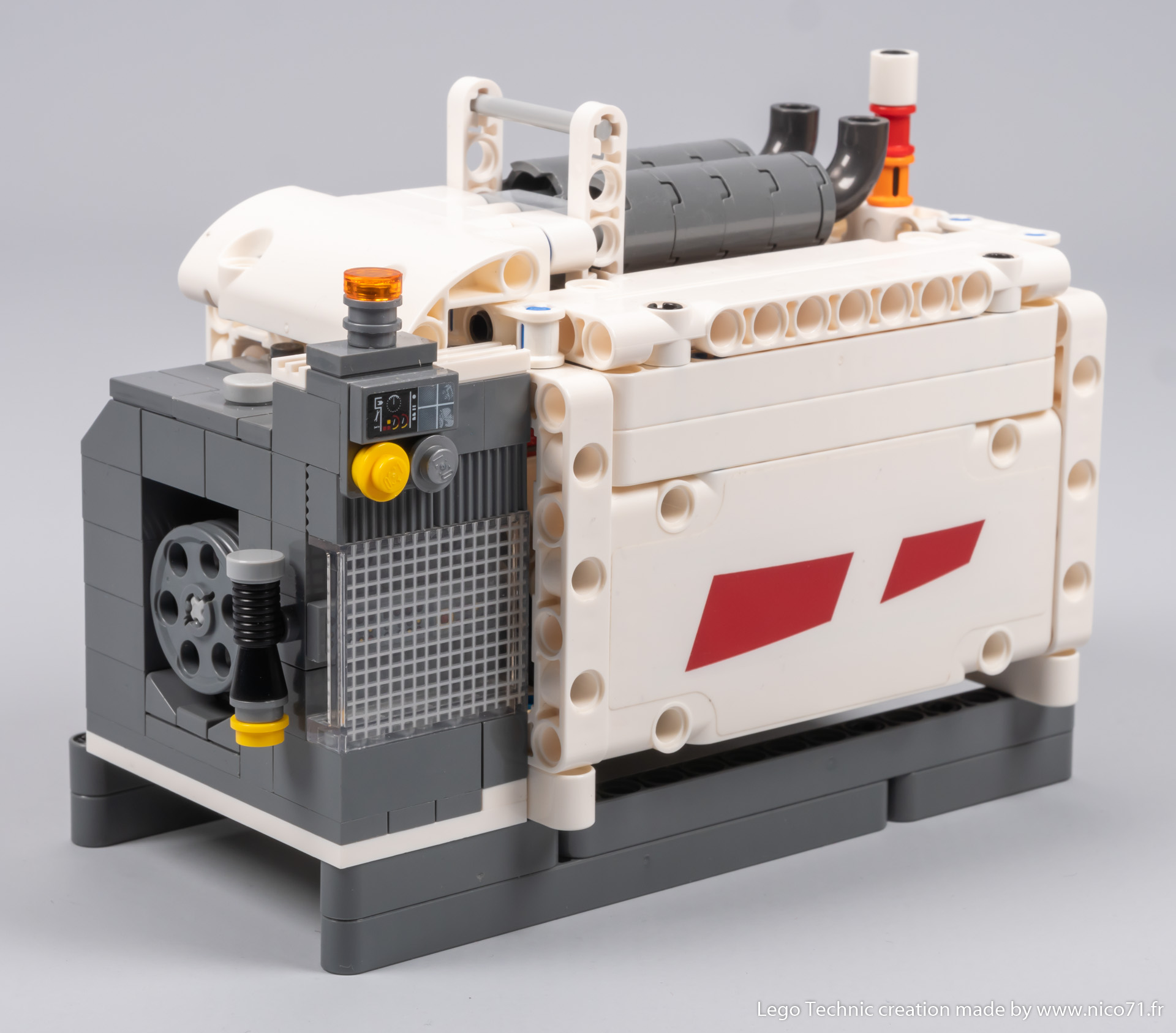 lego-42100-model-c-tracked_carrier-22.jpg