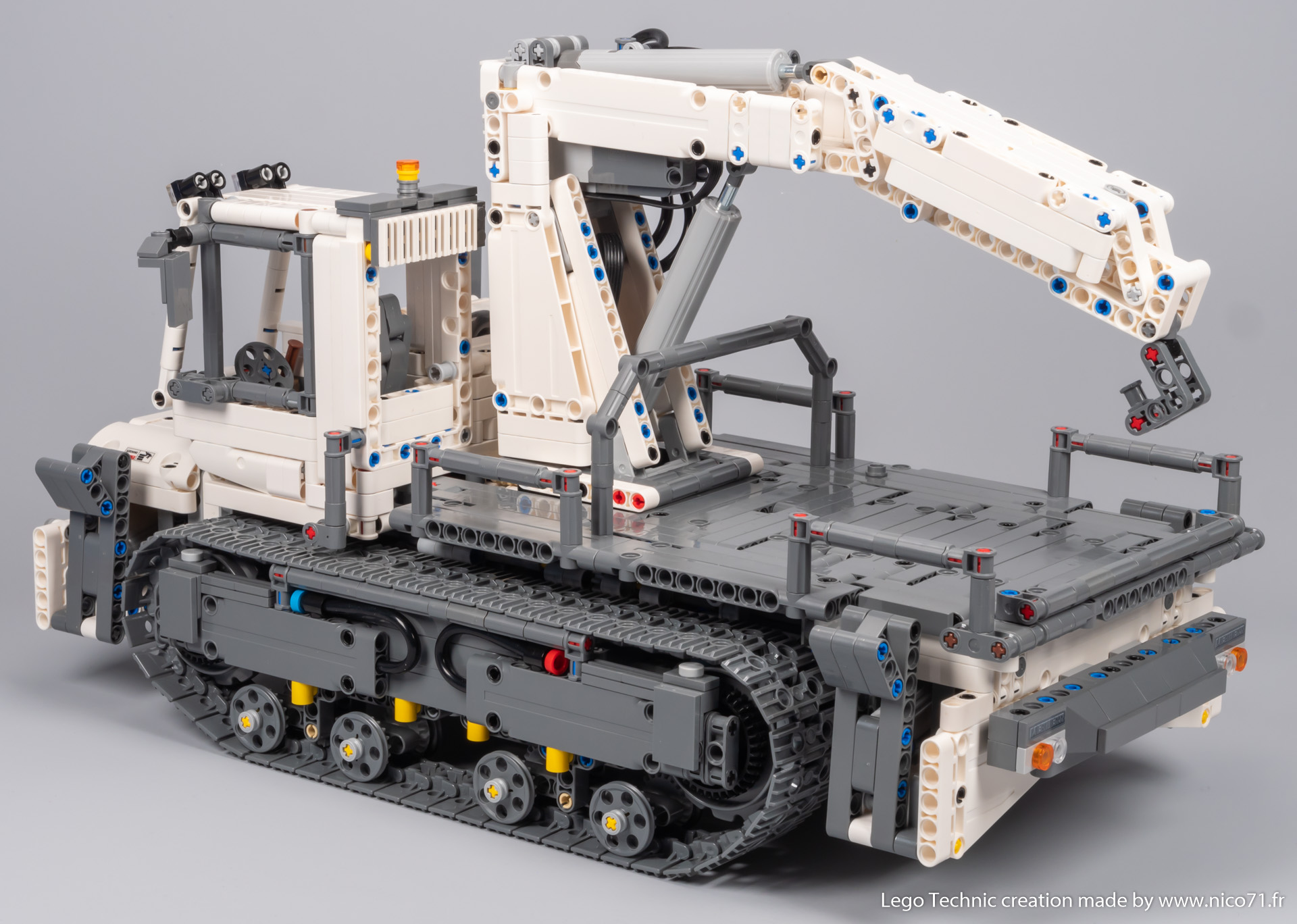 lego-42100-model-c-tracked_carrier-28.jpg