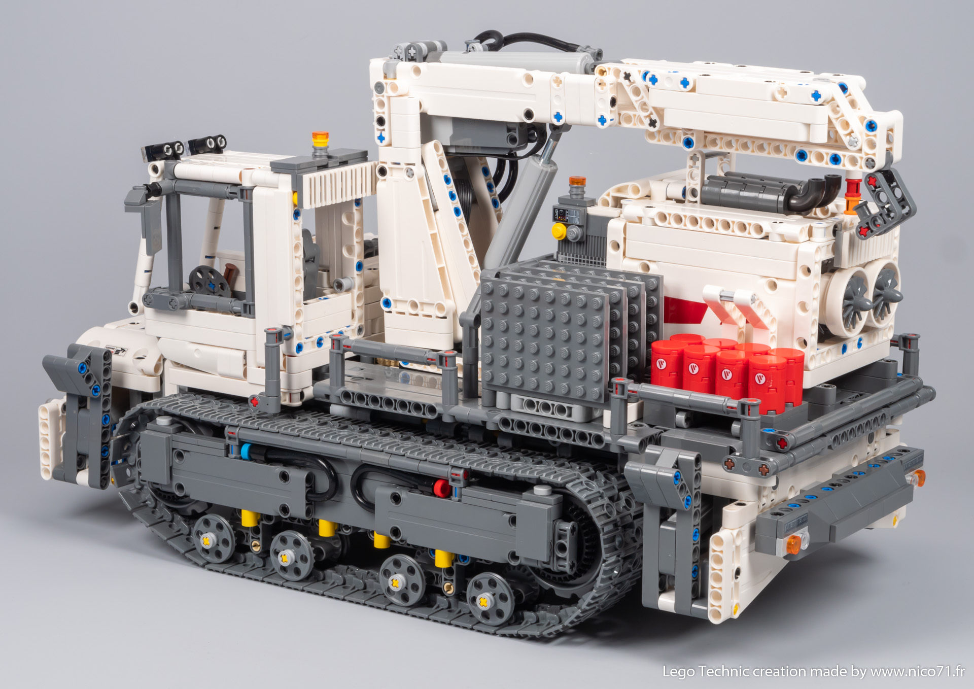 lego-42100-model-c-tracked_carrier-3.jpg