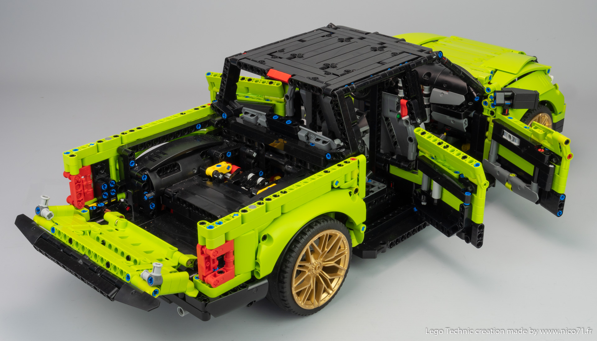 lego-42115-model-b-ford-f150-11.jpg