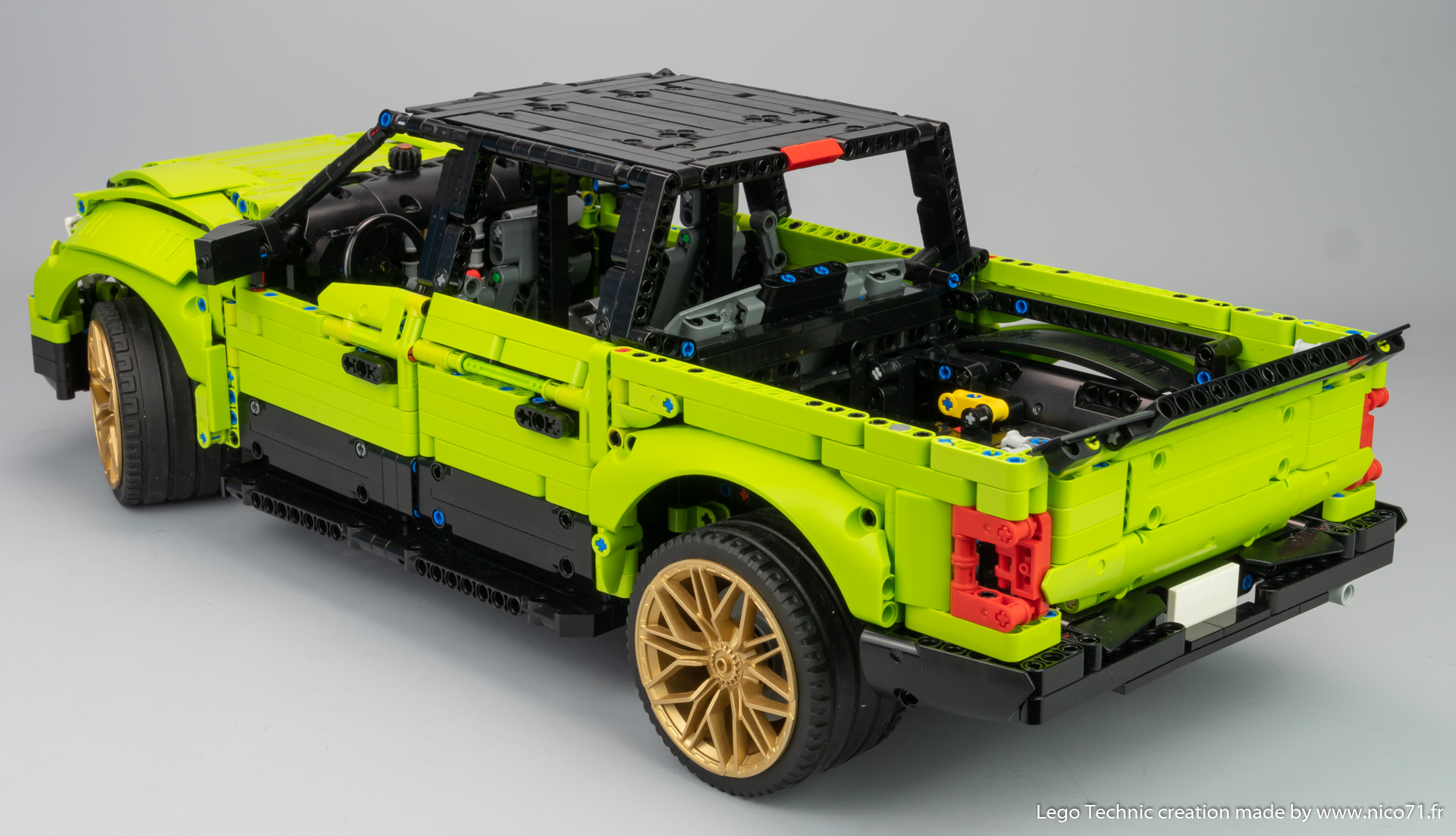 lego-42115-model-b-ford-f150-7.jpg