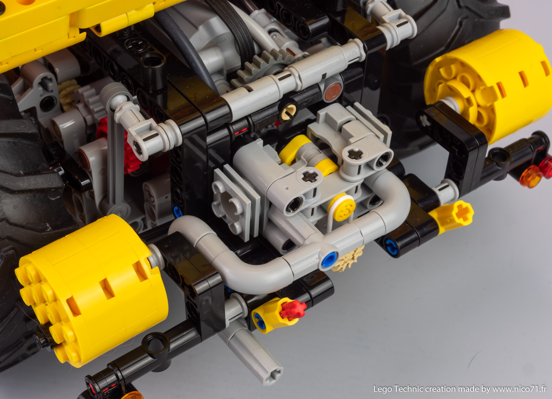 lego-berliet-t100-18.jpg
