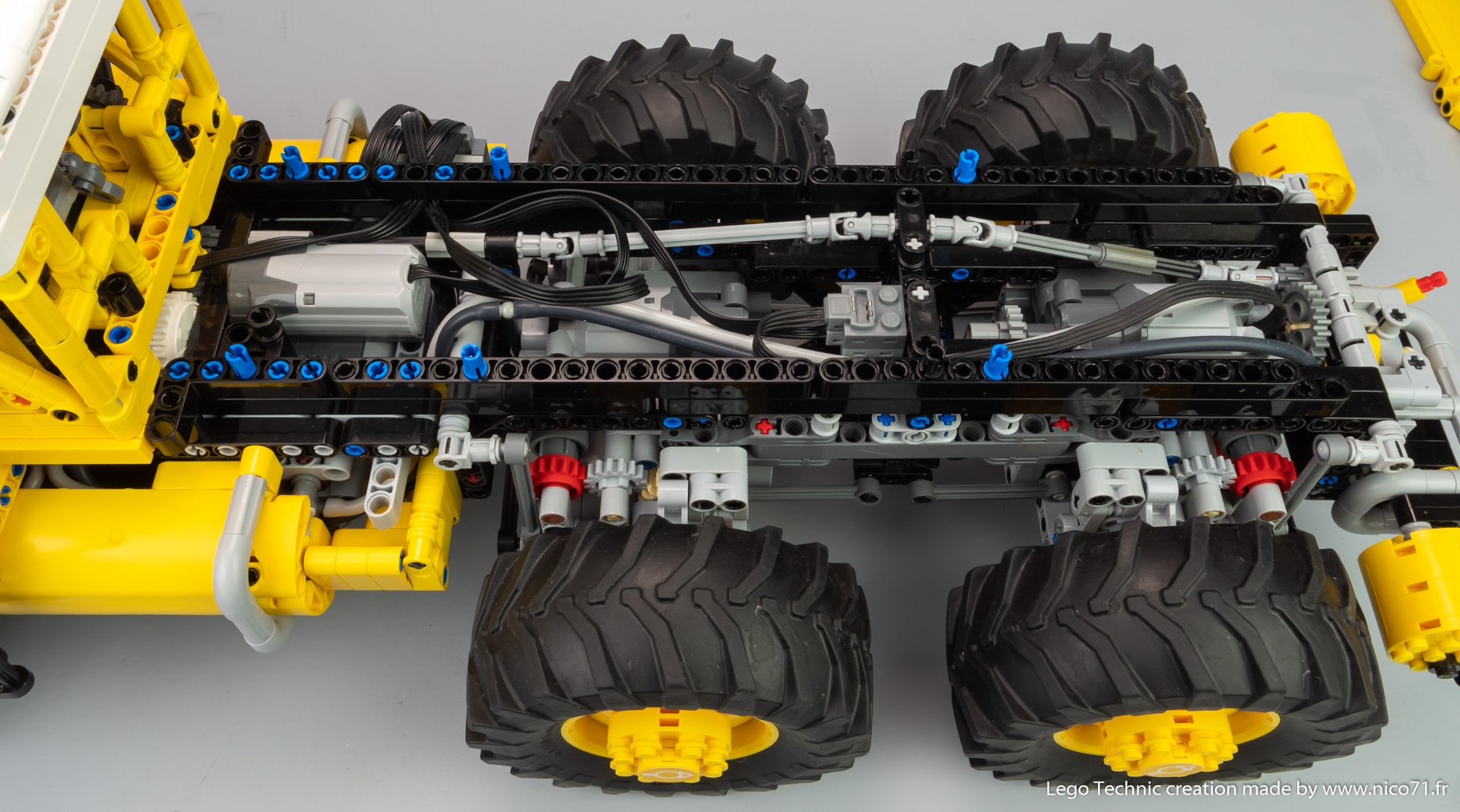 lego-berliet-t100-19.jpg