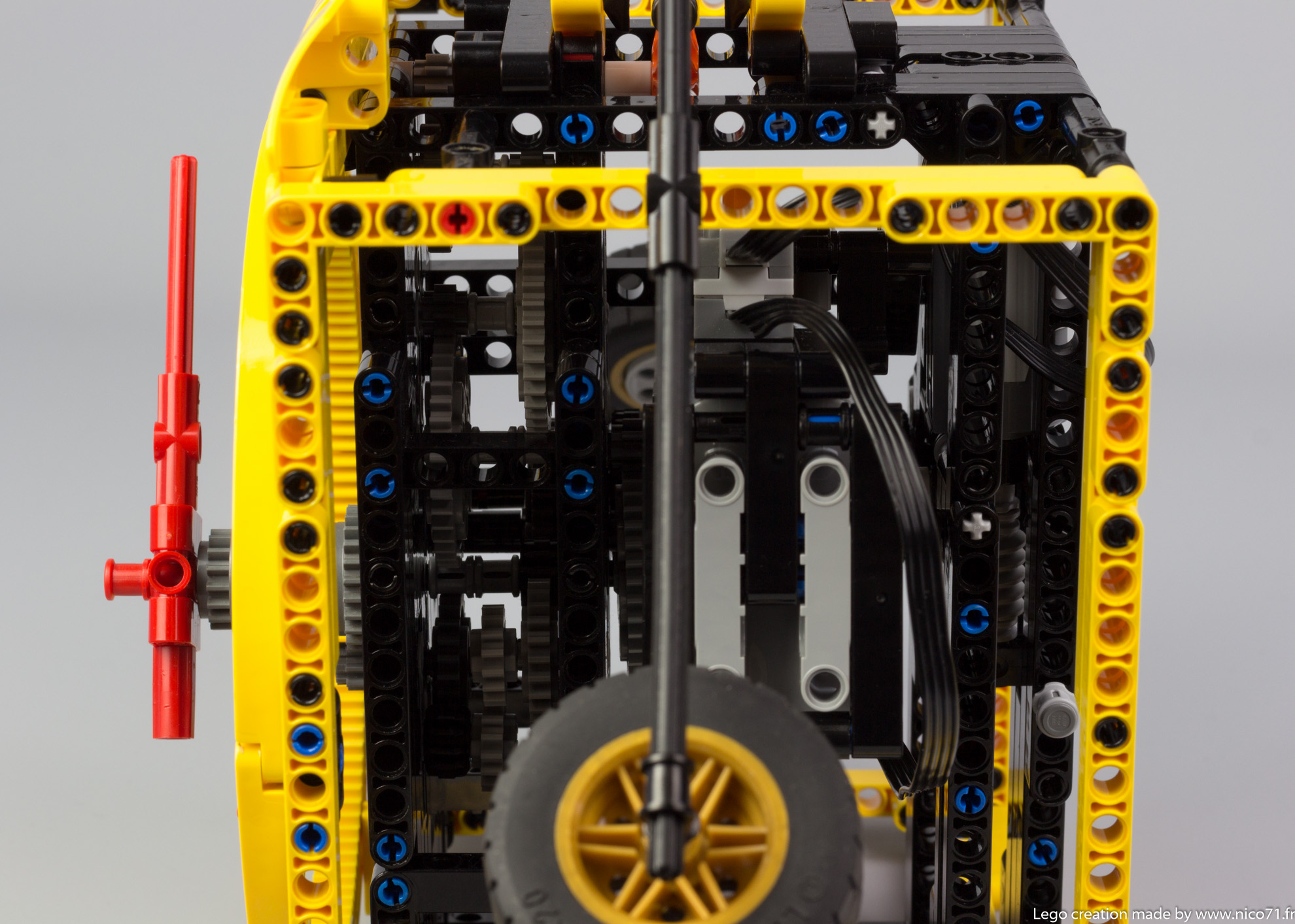 lego-technic-balance-clock-16.jpg