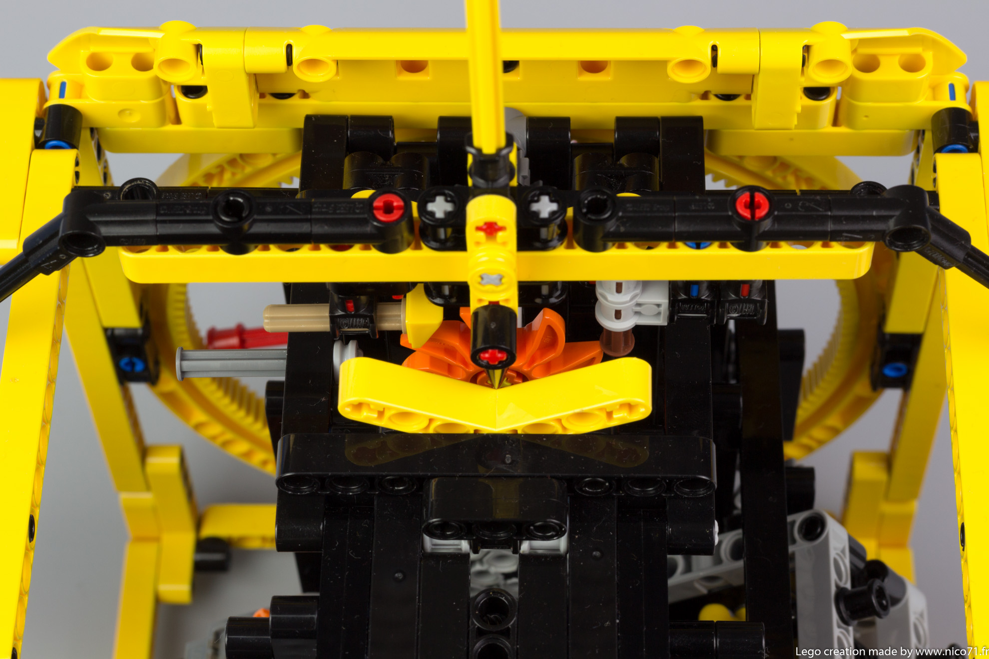 lego-technic-balance-clock-9.jpg