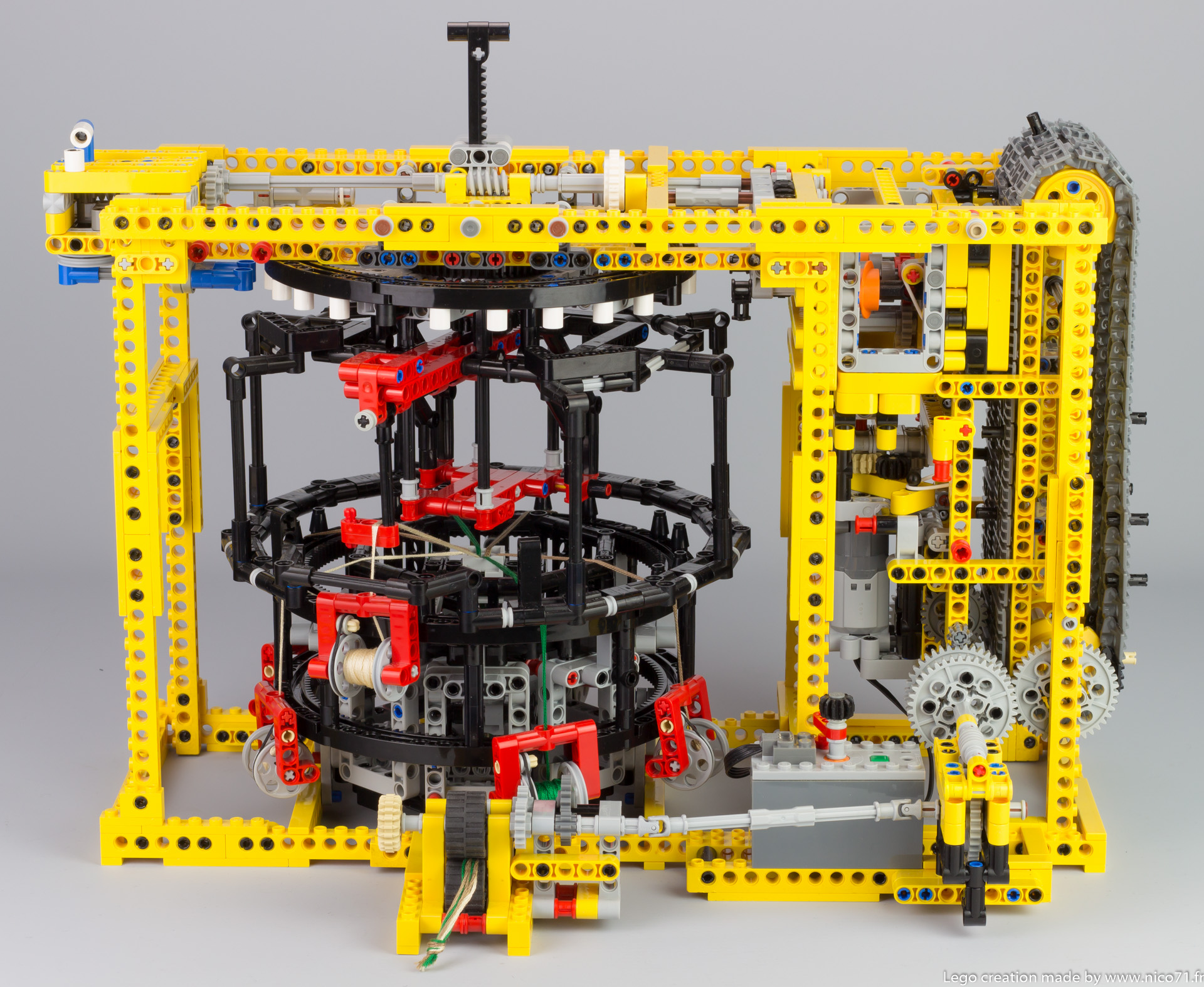 lego-technic-kumihimo-braiding-machine-2.jpg