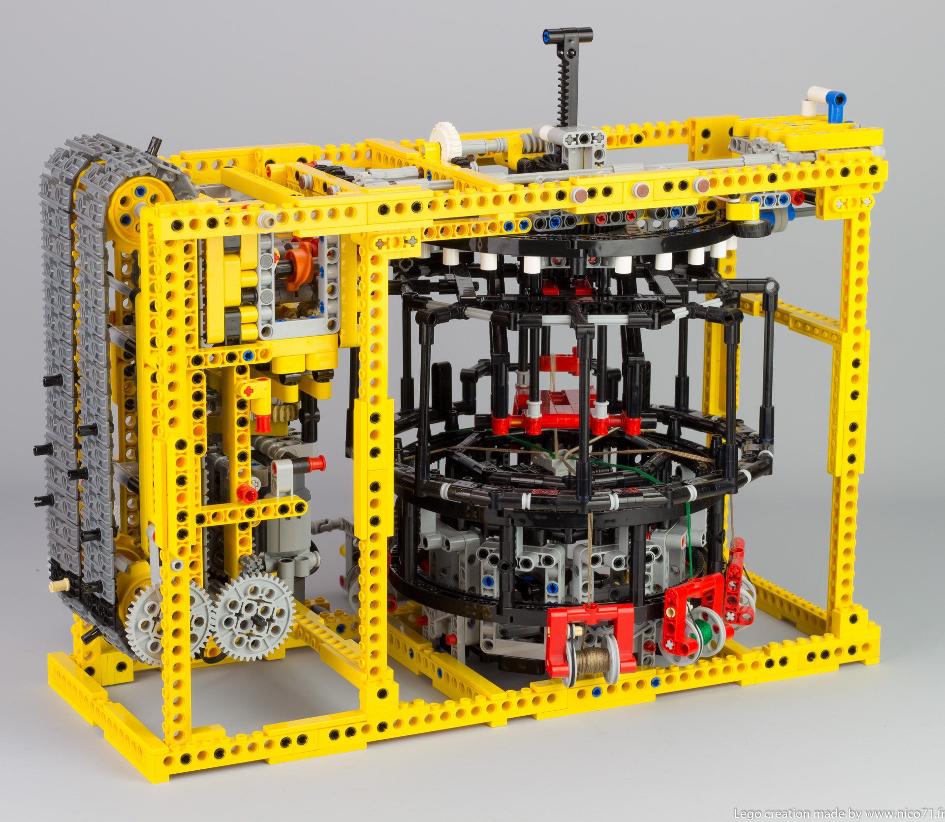 lego-technic-kumihimo-braiding-machine-5.jpg