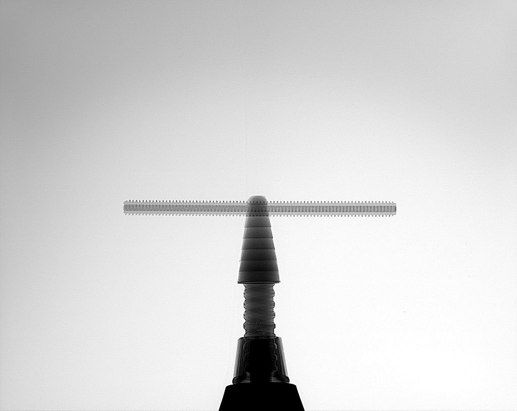 axe10lscrew.jpg