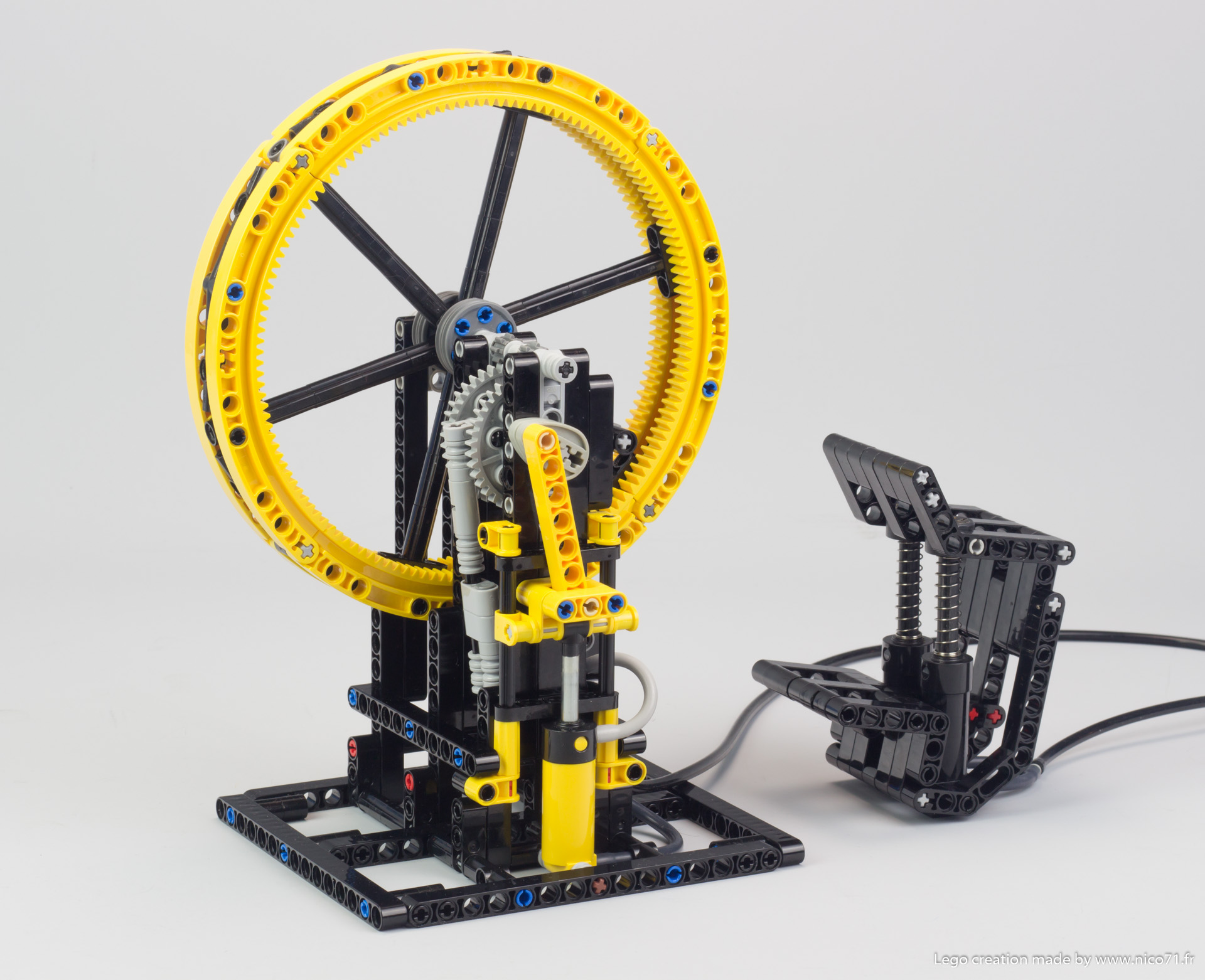 lego-pneumatic-vertical-engine-1.jpg