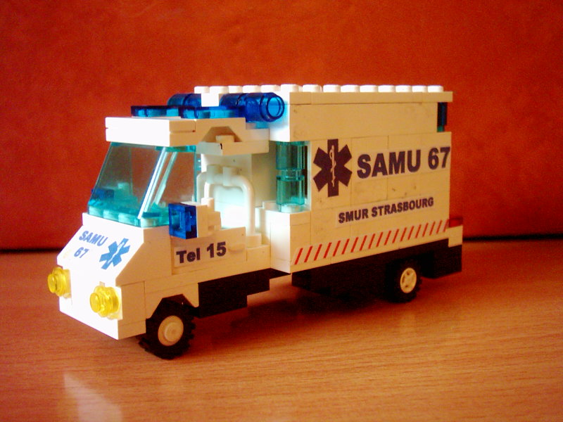 ambulance001.jpg
